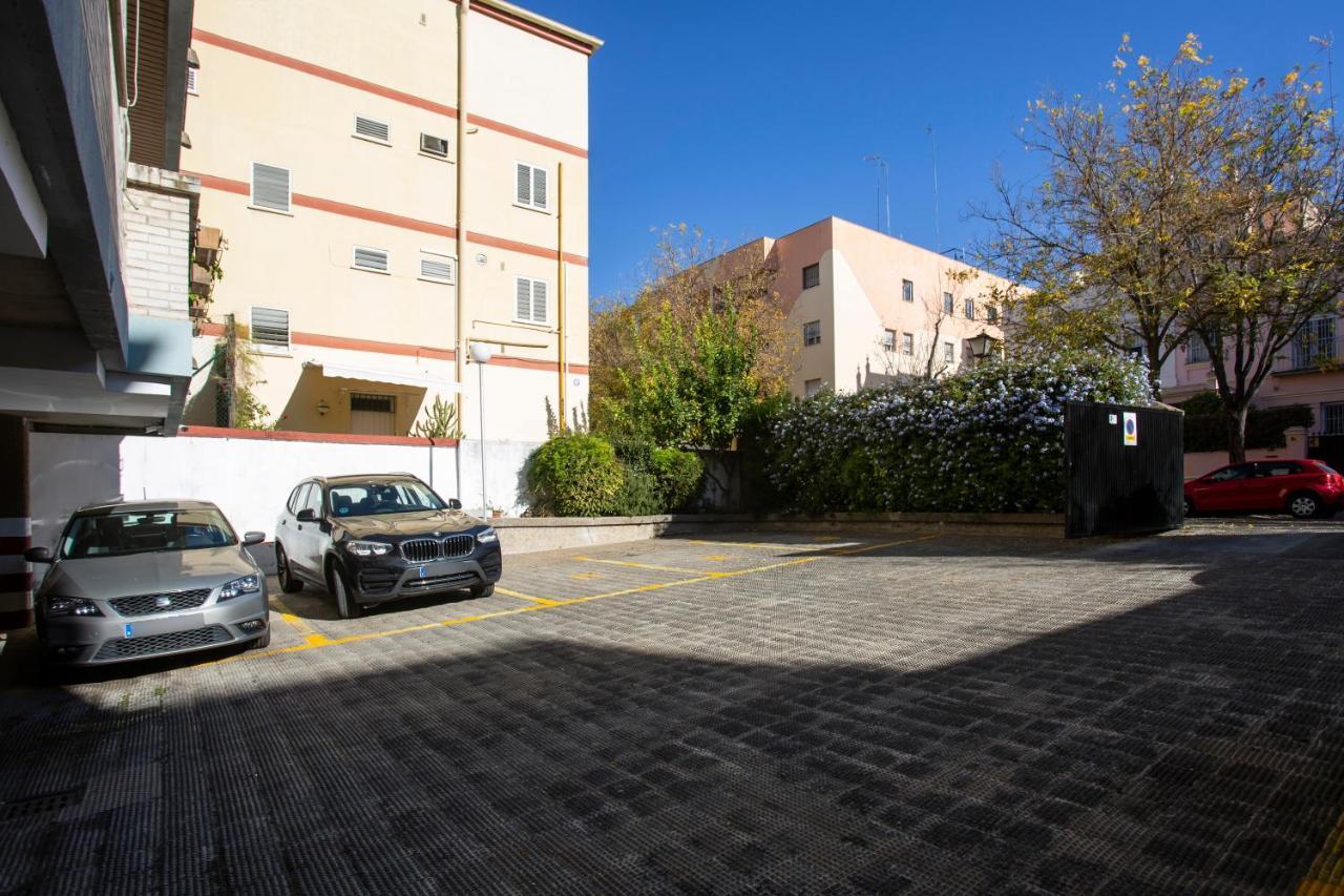 Borbolla Sevilla Urban - Parking Exteriör bild