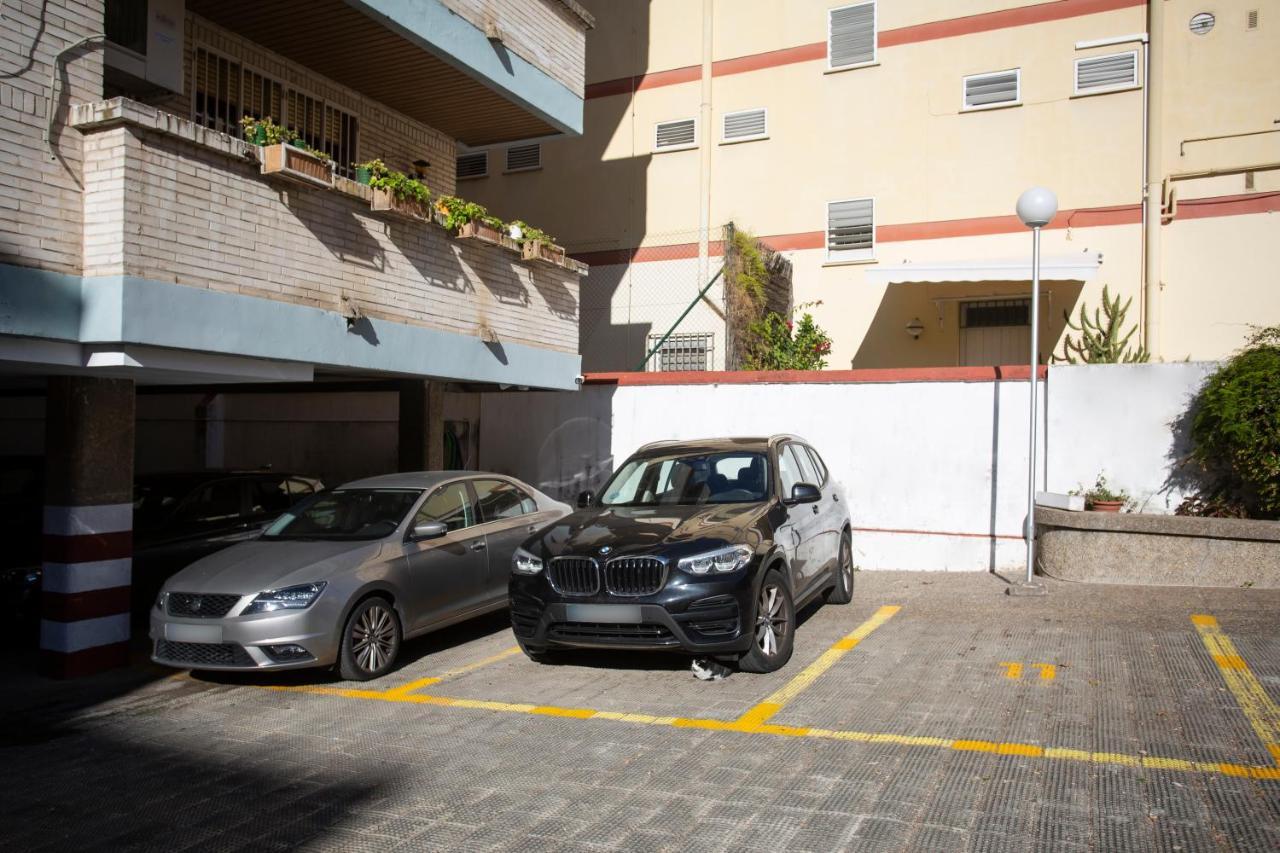 Borbolla Sevilla Urban - Parking Exteriör bild