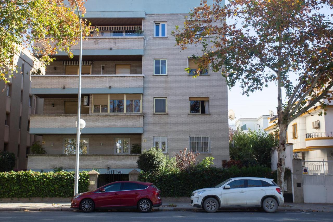Borbolla Sevilla Urban - Parking Exteriör bild
