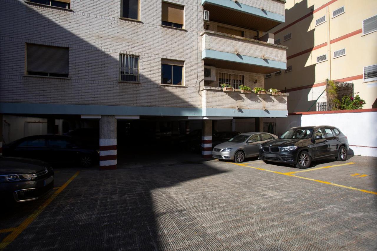 Borbolla Sevilla Urban - Parking Exteriör bild